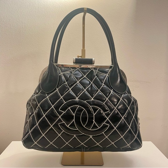 CHANEL Handbags - VINTAGE CHANEL Wild Stitch Expandable Zip-Around Frame Bag - Black Calfskin